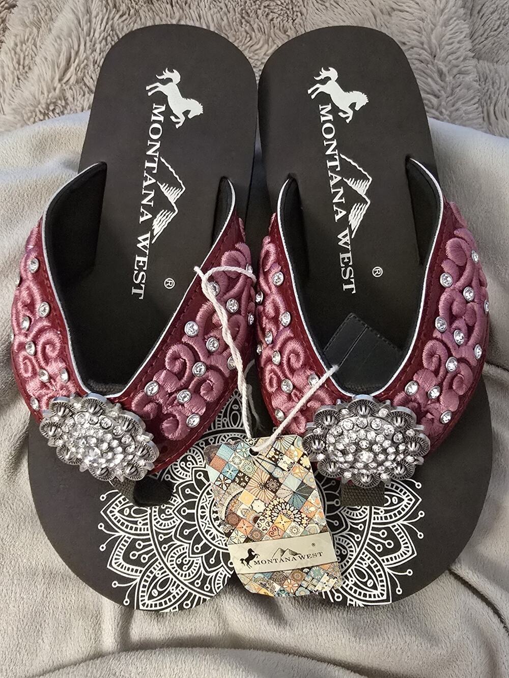Montana West Brown Platform Pink/Red Flip Flops with Rhinestone Concho Sz 8